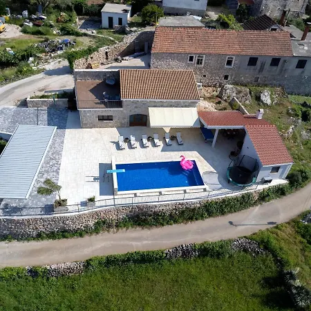 Dvor Villa Dol (Hvar)