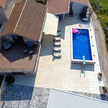 Dvor Villa Dol (Hvar)